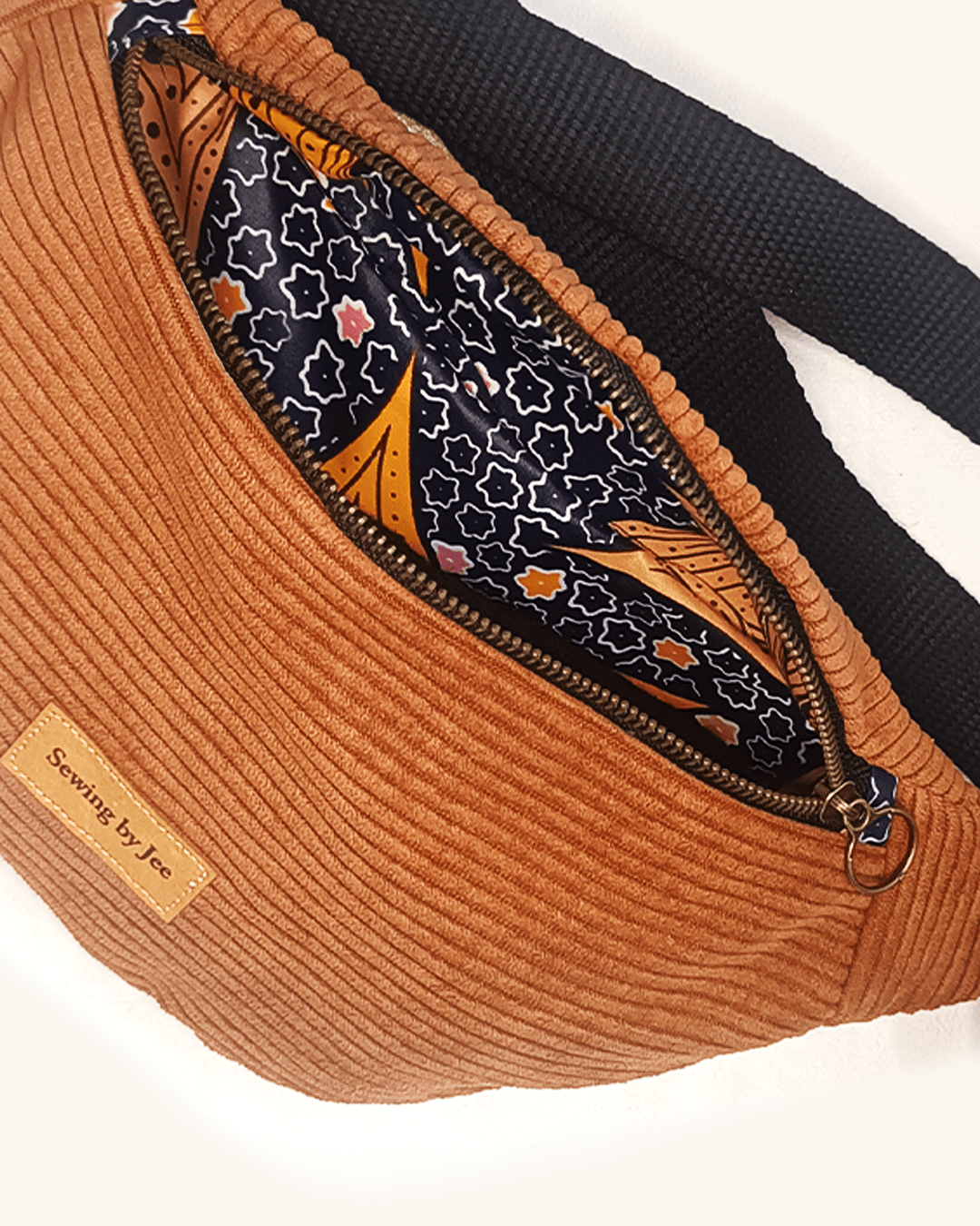 Sac Banane Papaya en velours côtelé -
Sac Banane Papaya en velours côtelé Sewing by Jee - Sac Banane en velours côtelé