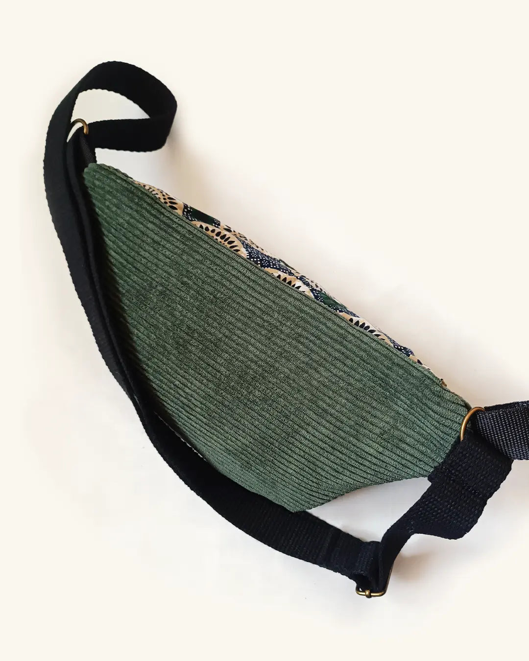 Sac Banane vert en velours côtelé -
Sac Banane vert en velours côtelé Sewing by Jee - Sac Banane en velours côtelé